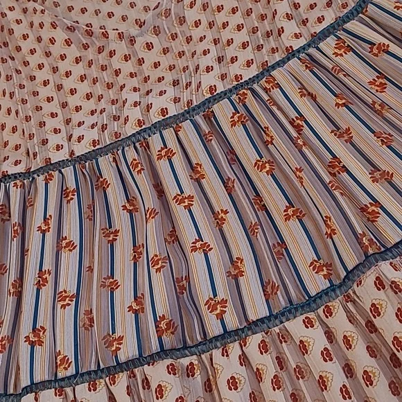 LIKE NEW Urban Outfitters Ragdoll Swing Boho Vibe Short Sleeved Mini Dress - Picture 9 of 13